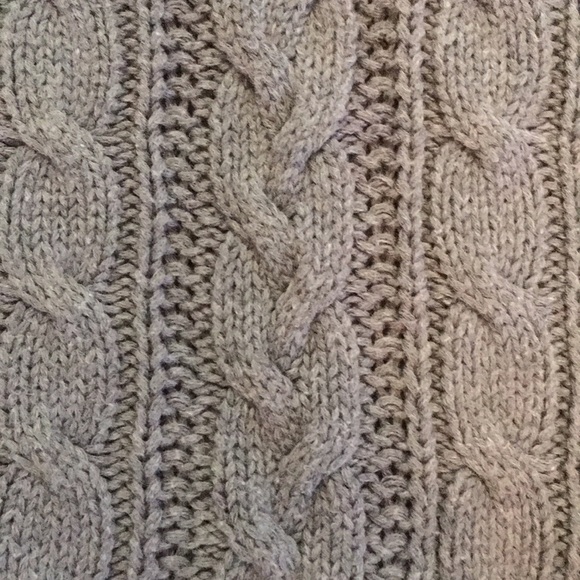 American Eagle Outfitters grey cable knit sweater - Picture 2 of 3